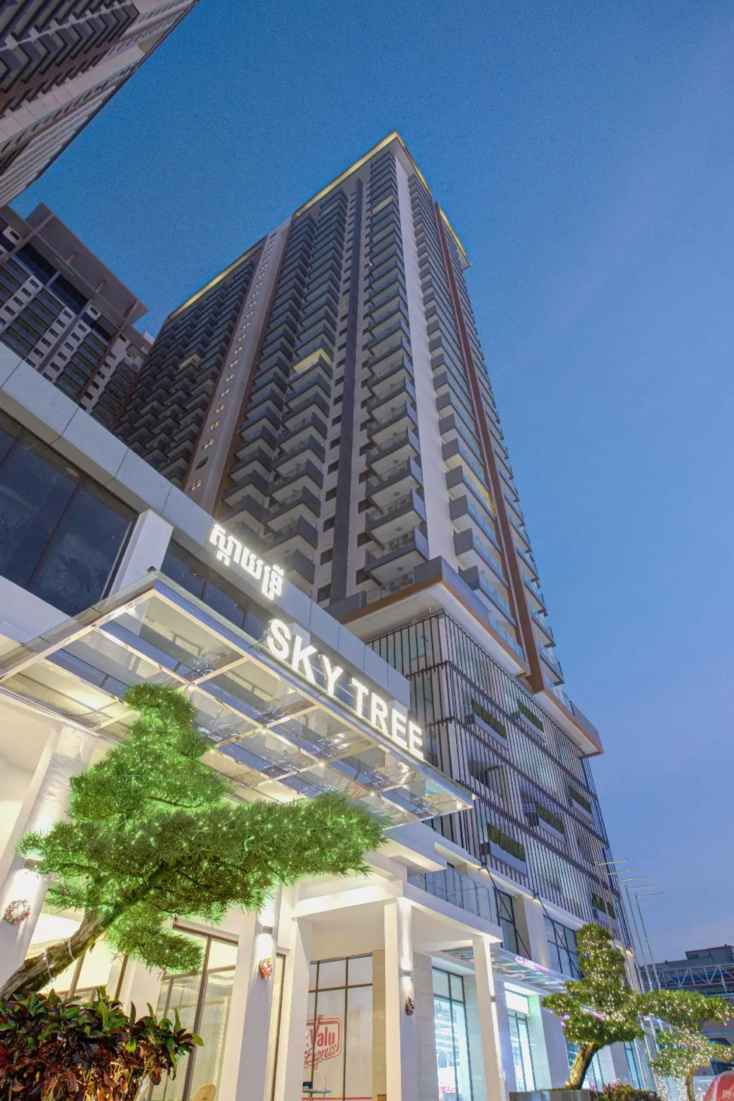 Sky Tree Hotel by New World Hospitality EXTERIOR