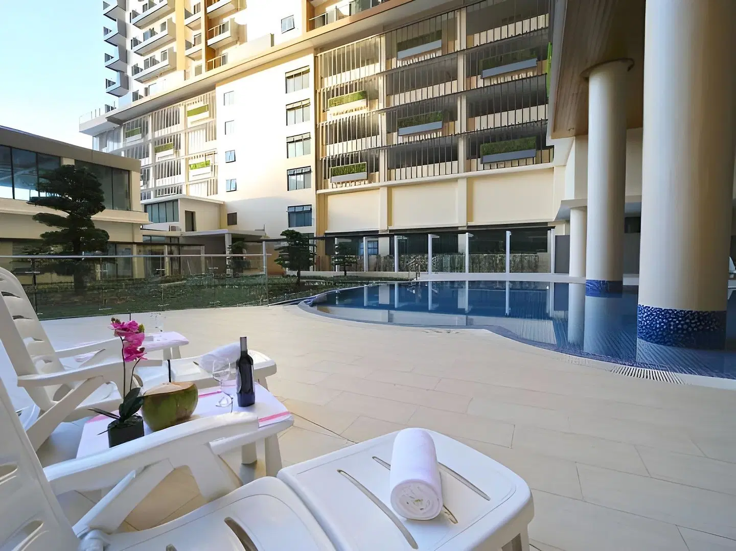 Sky Tree Hotel by New World Hospitality OUTDOOR_POOL