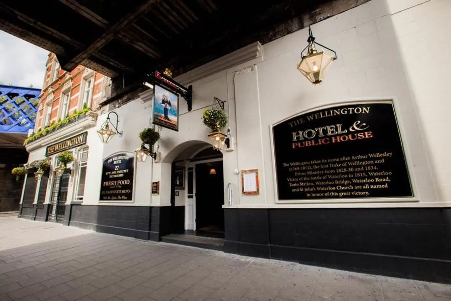 The Wellington Hotel EXTERIOR