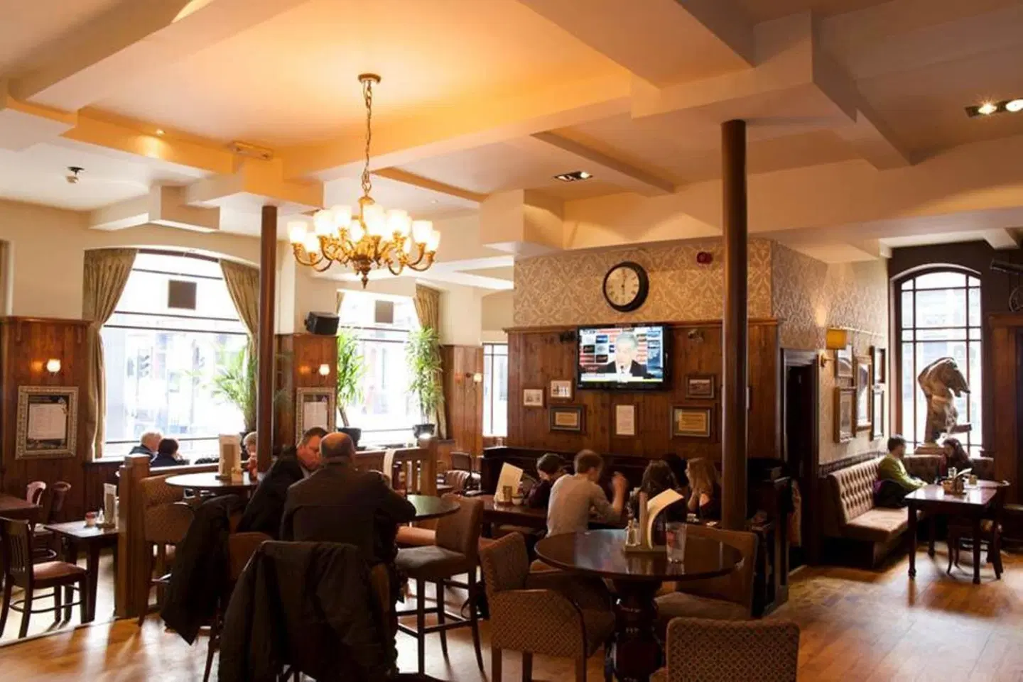 The Wellington Hotel BAR