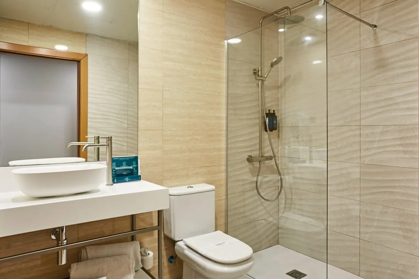 Silken Hotel Sant Gervasi Badezimmer