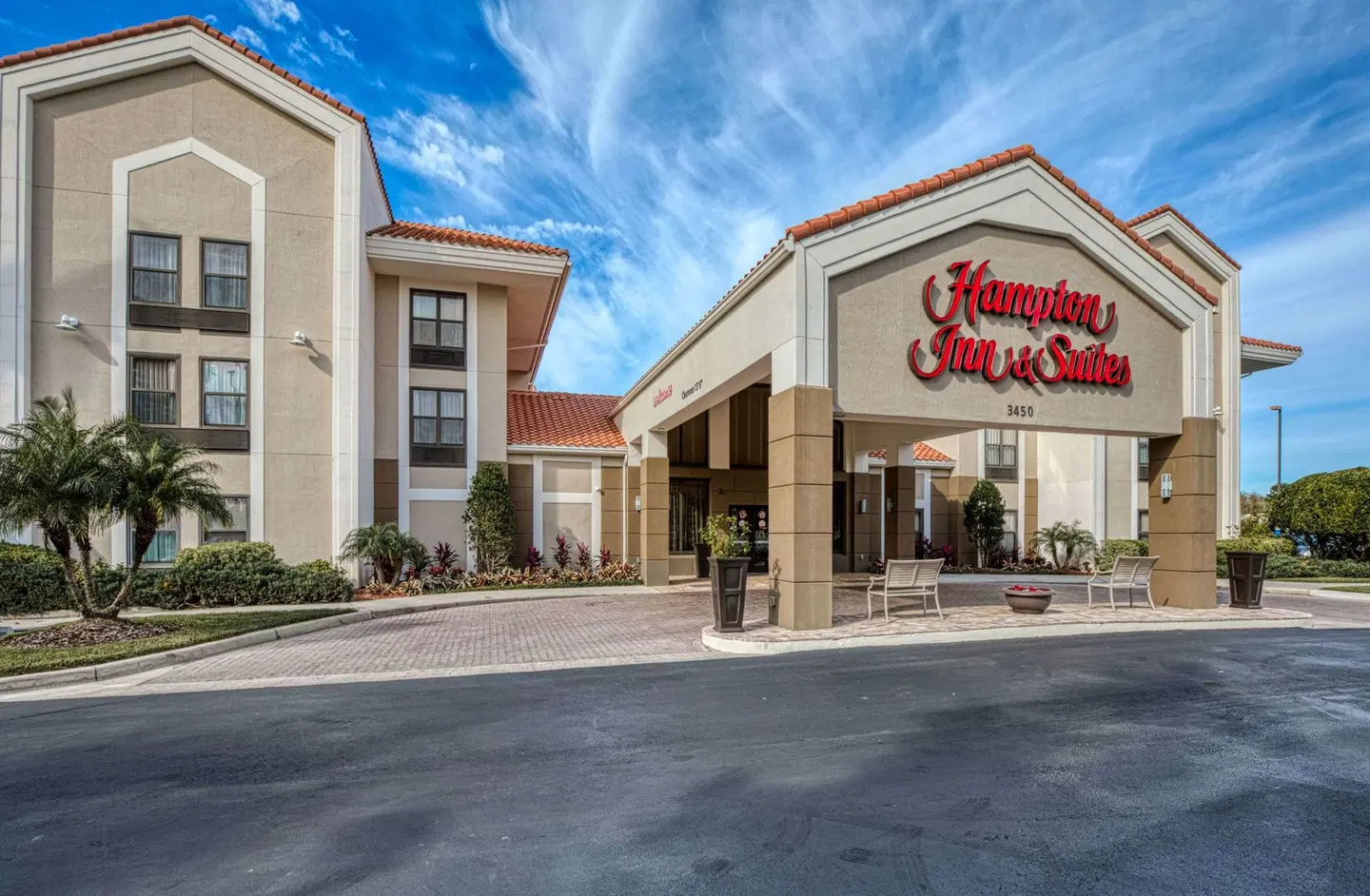Hampton Inn & Suites Orlando/East UCF Area EXTERIOR