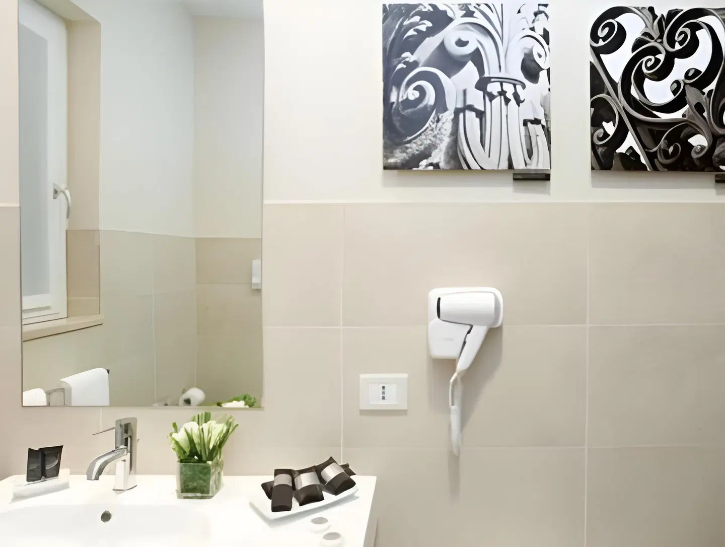 Torre Del Sud BATHROOM