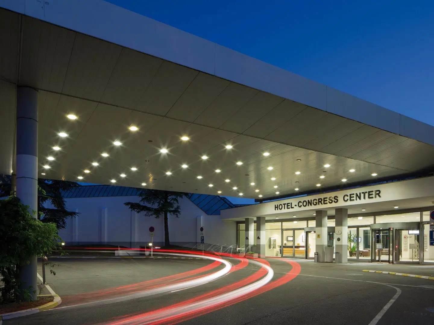 Eventhotel Pyramide & Congress Center EXTERIOR