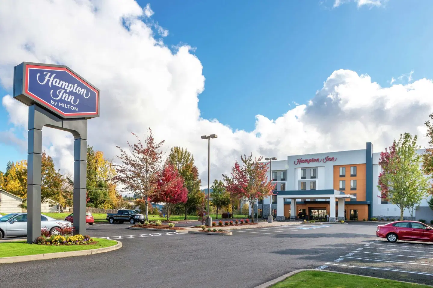 Hampton Inn Eugene EXTERIOR
