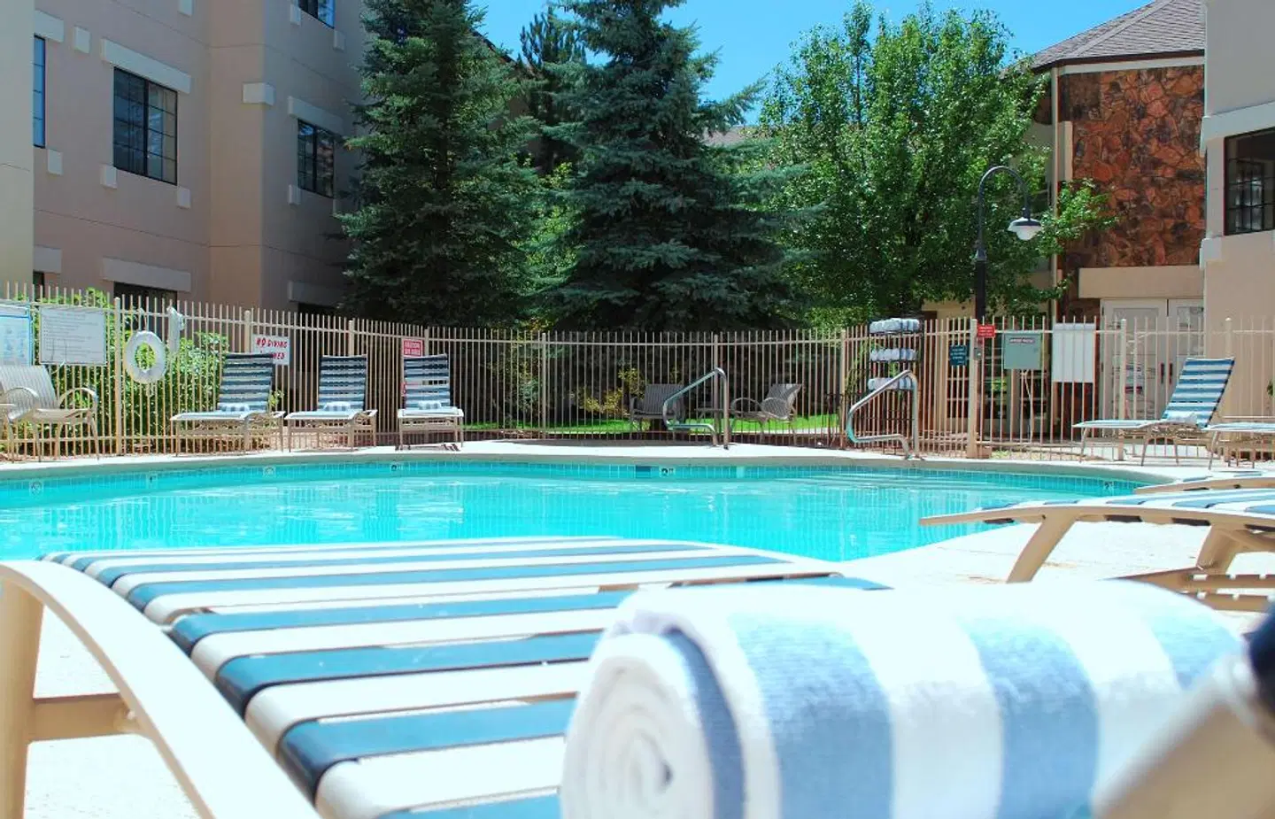 Embassy Suites by Hilton Flagstaff OUTDOOR_POOL