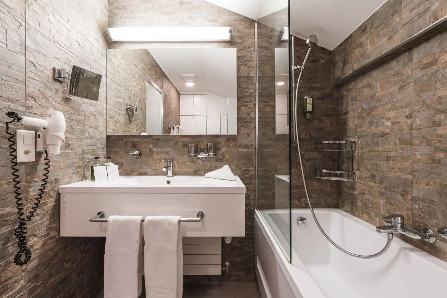 Alpen Resort Hotel BATHROOM