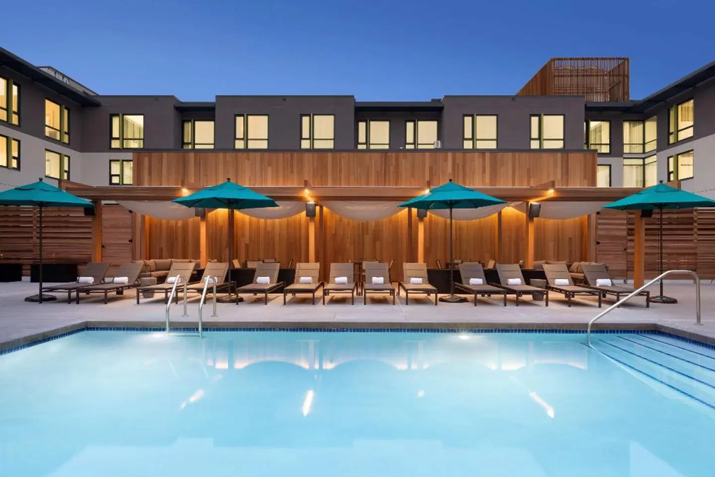 Hilton Garden Inn Boulder OUTDOOR_POOL
