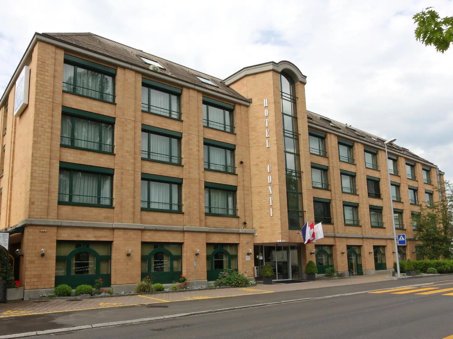 Hotel Conti EXTERIOR