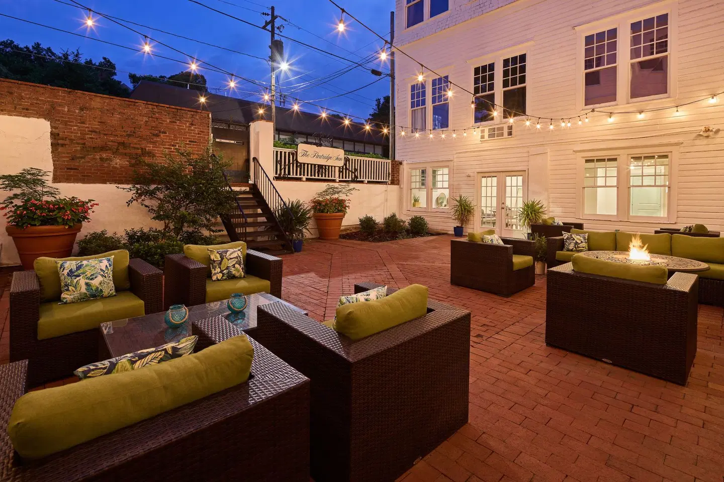 The Partridge Inn Augusta, Curio Collection by Hilton TERRACE