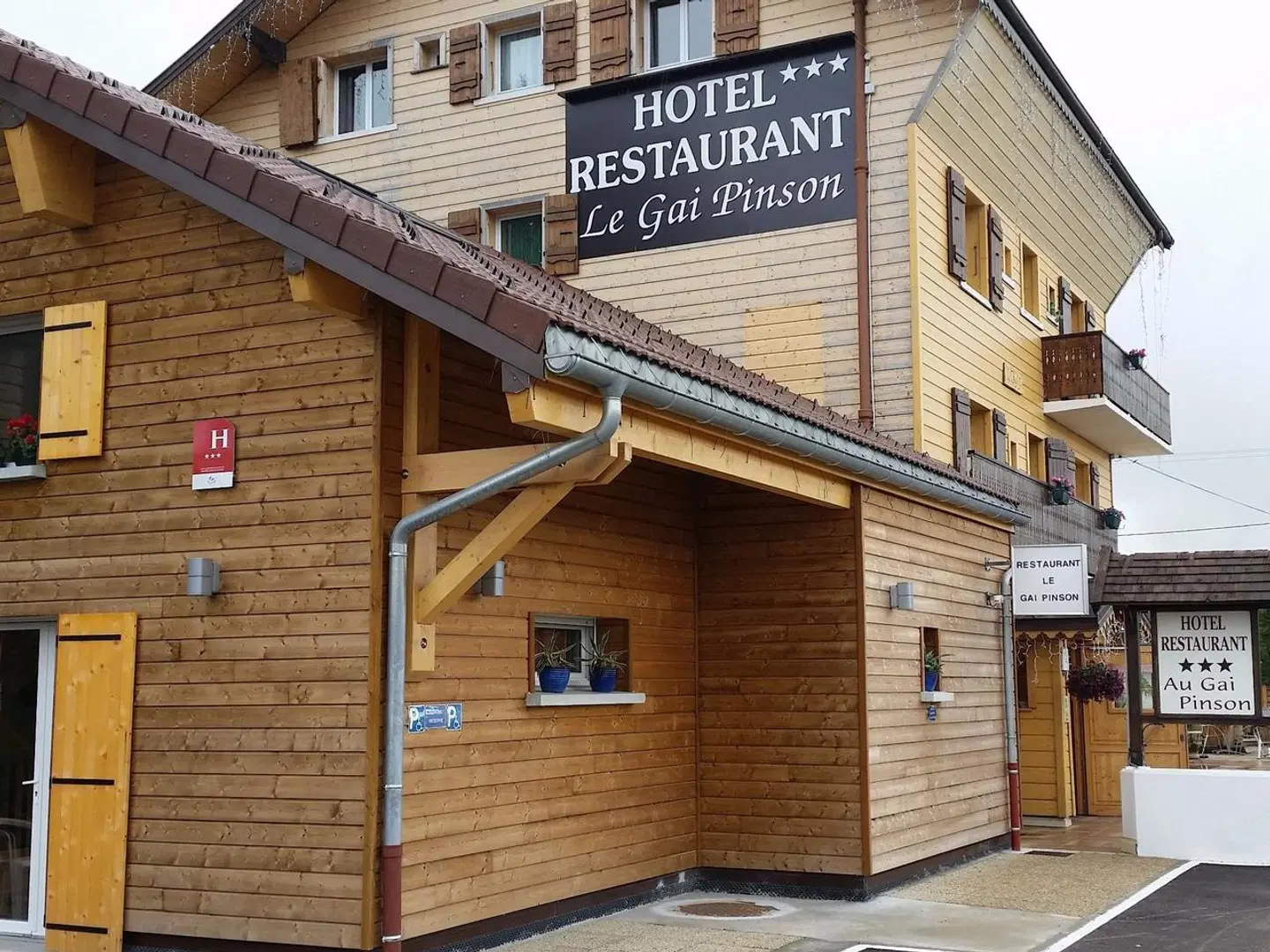 Hôtel Restaurant Le Gai Pinson HEALTH_BEAUTY