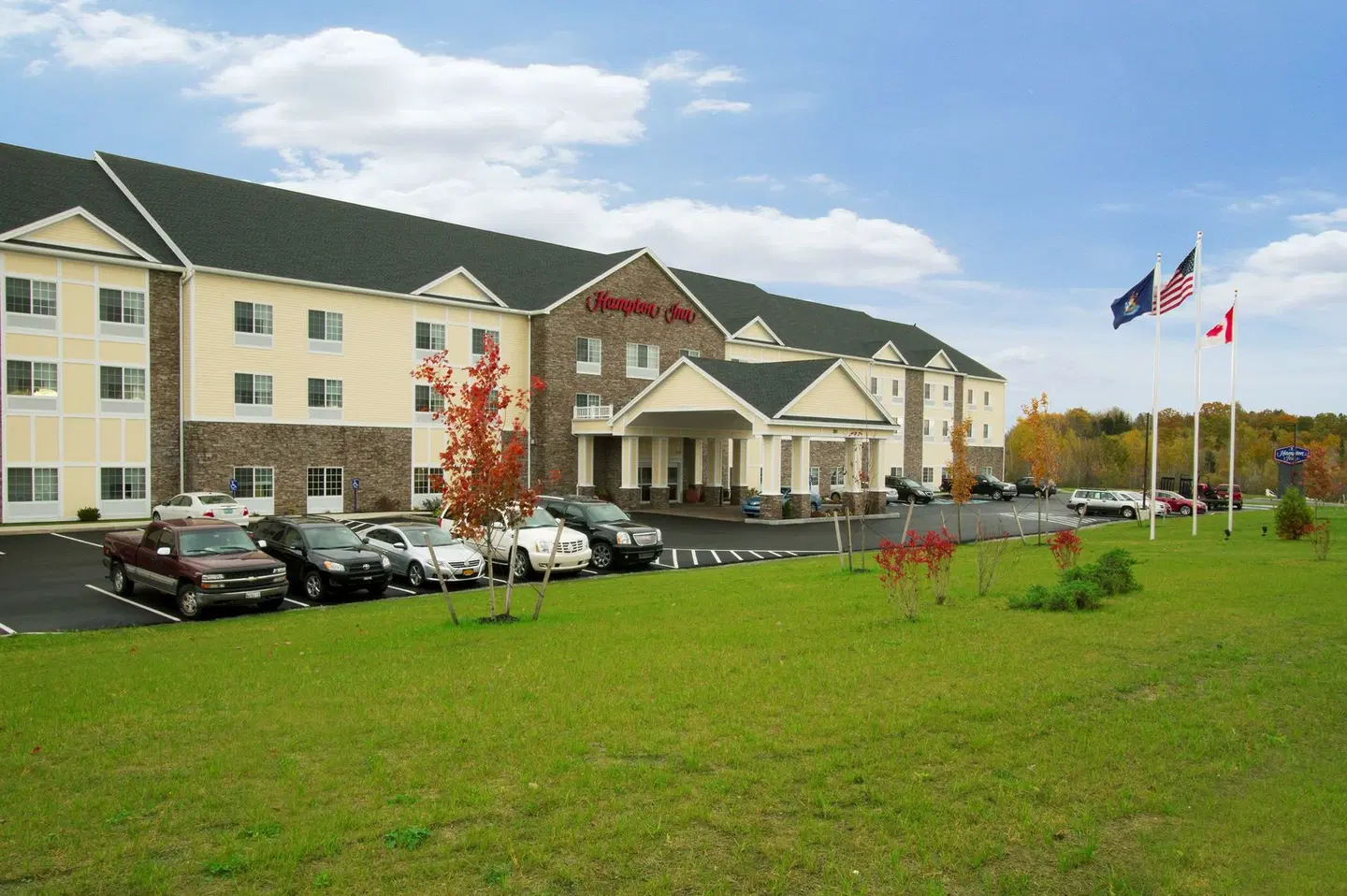 Hampton Inn Bangor EXTERIOR