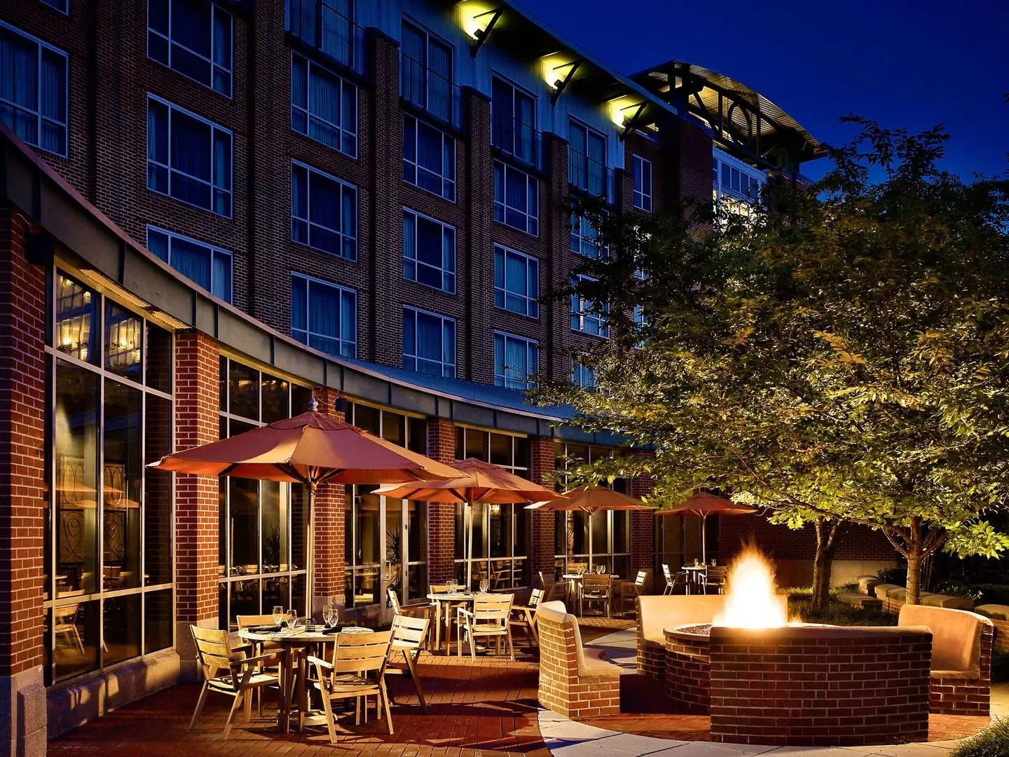 The Chattanoogan Hotel, Curio Collection by Hilton EXTERIOR