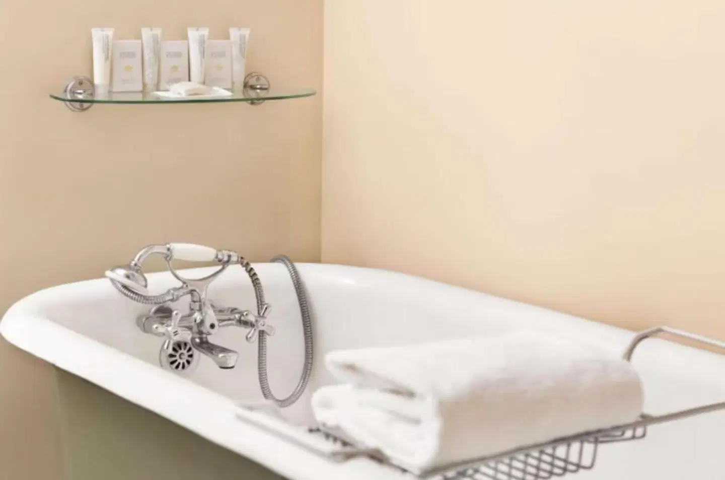 The Plaza Hotel BATHROOM