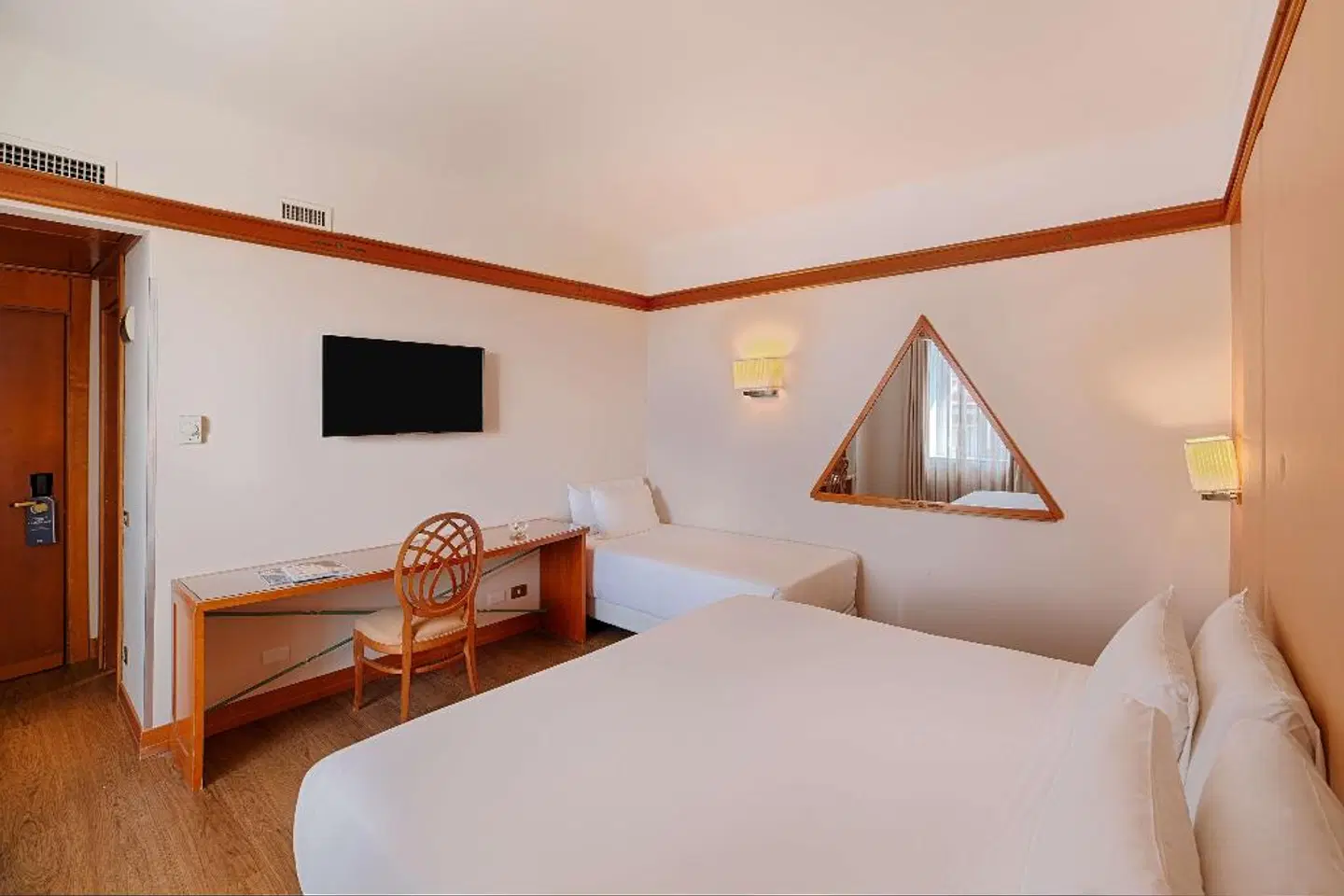 NH Pisa ROOM_EXAMPLE