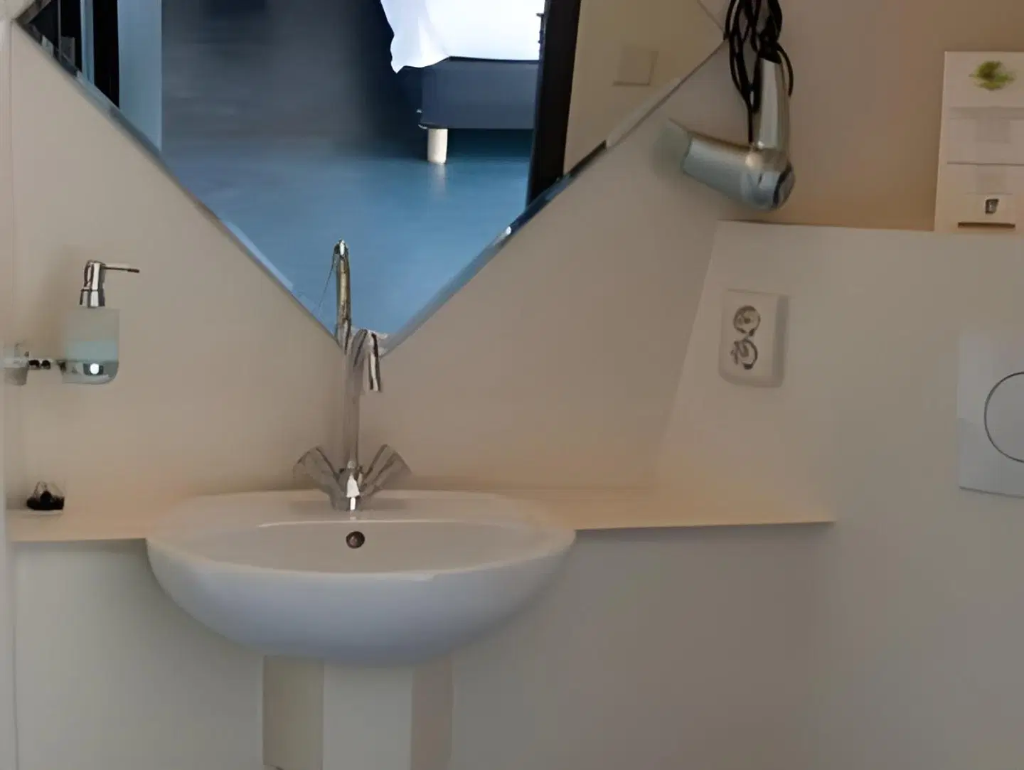 Restinn Oosterleek BATHROOM