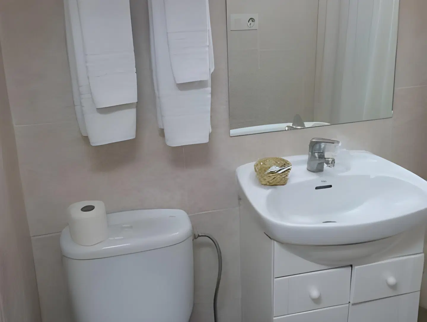 Posada Tintes BATHROOM