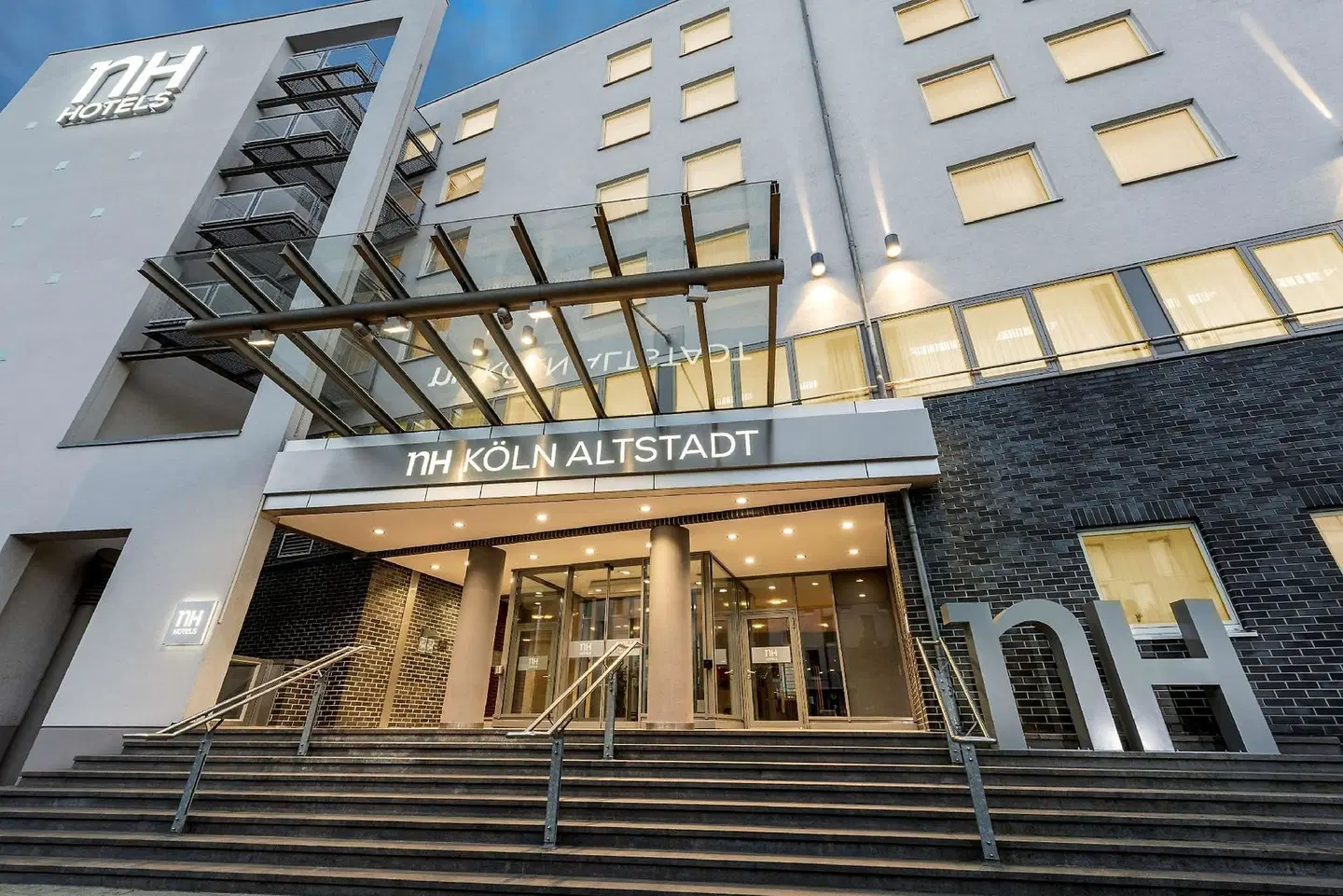 NH Köln Altstadt EXTERIOR