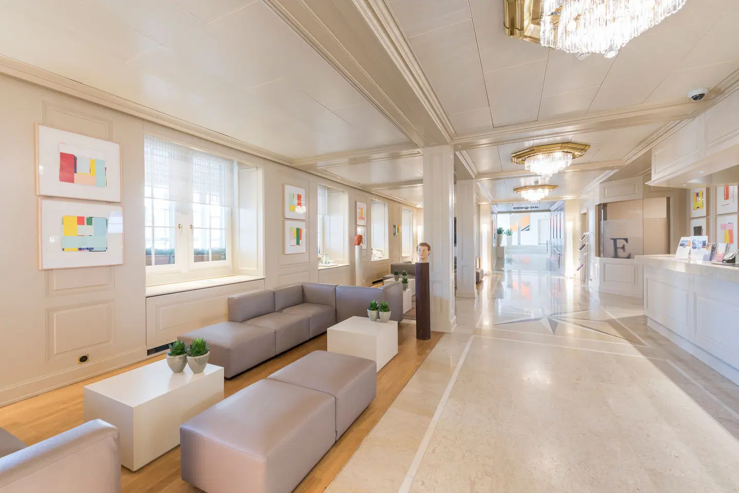 Einstein LOUNGE_LOBBY