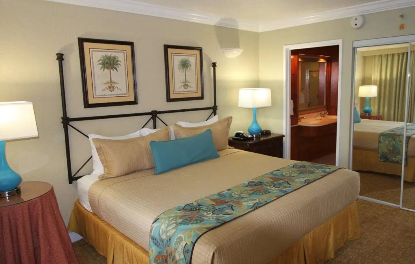 Palm Beach Shores Resort ROOM_EXAMPLE