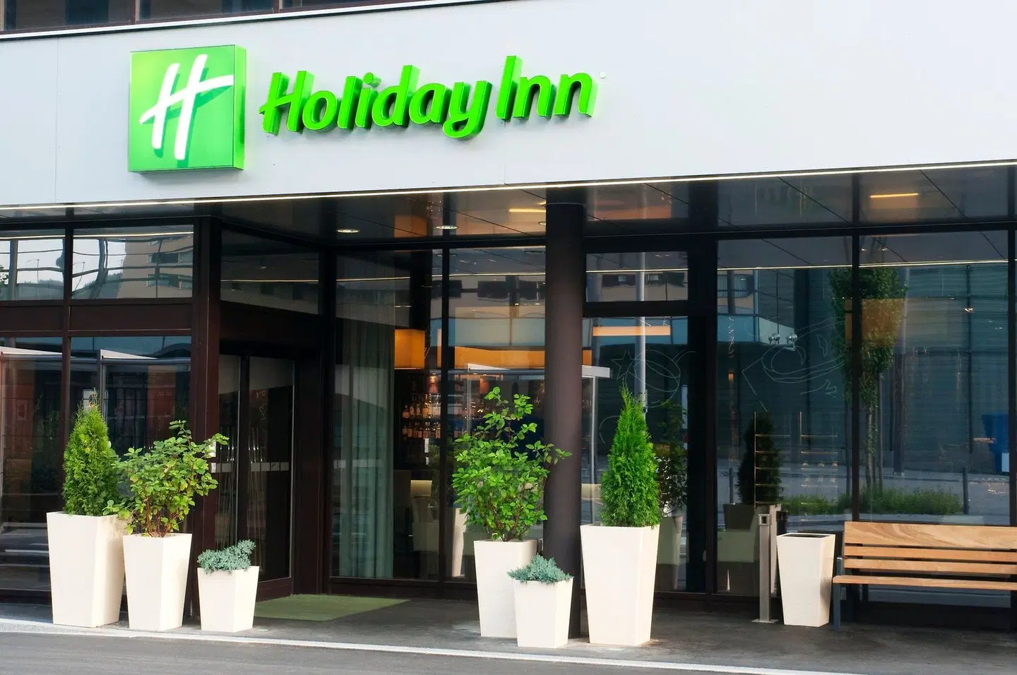 Holiday Inn Zürich - Messe EXTERIOR