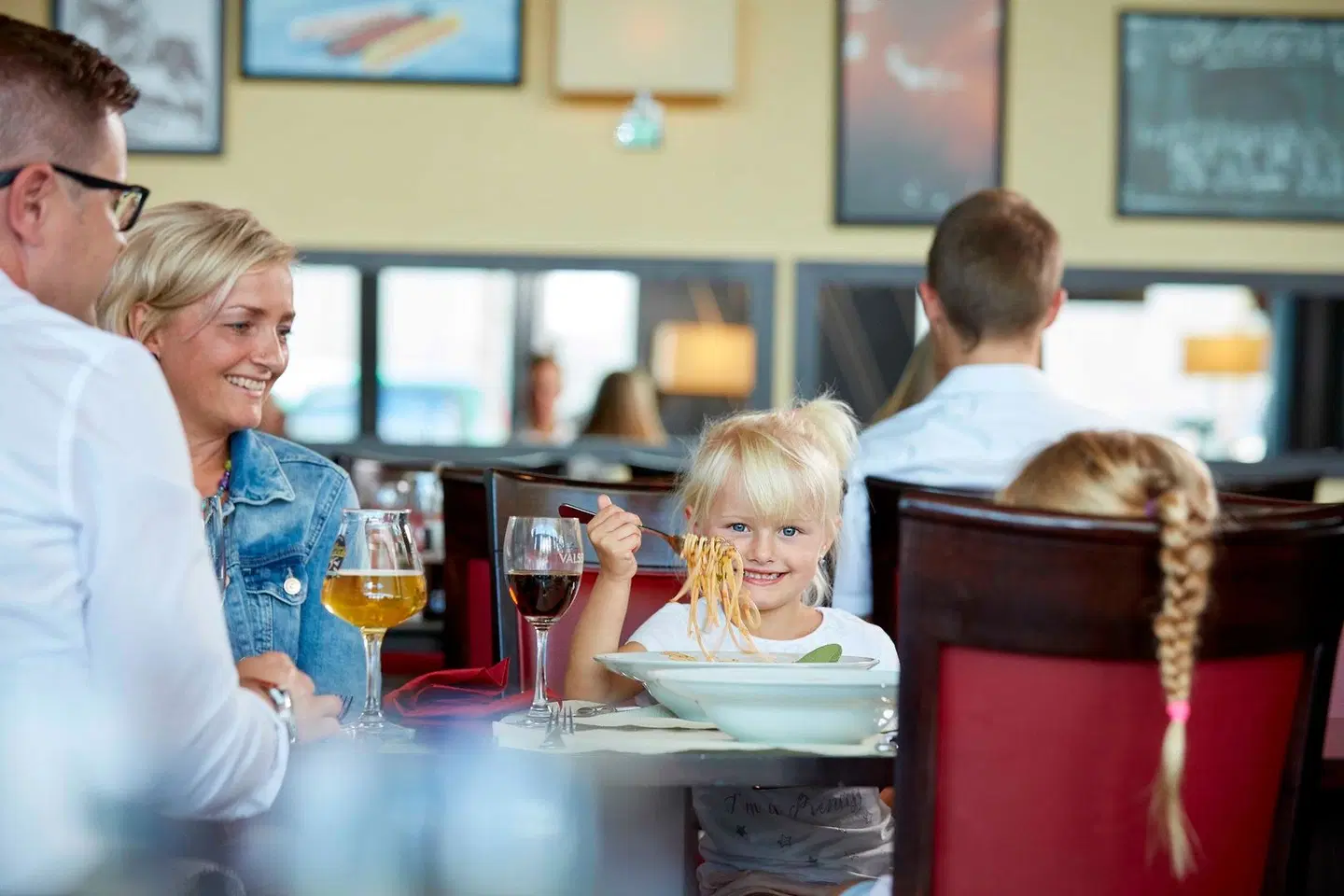 Holiday Inn Zürich - Messe PEOPLE