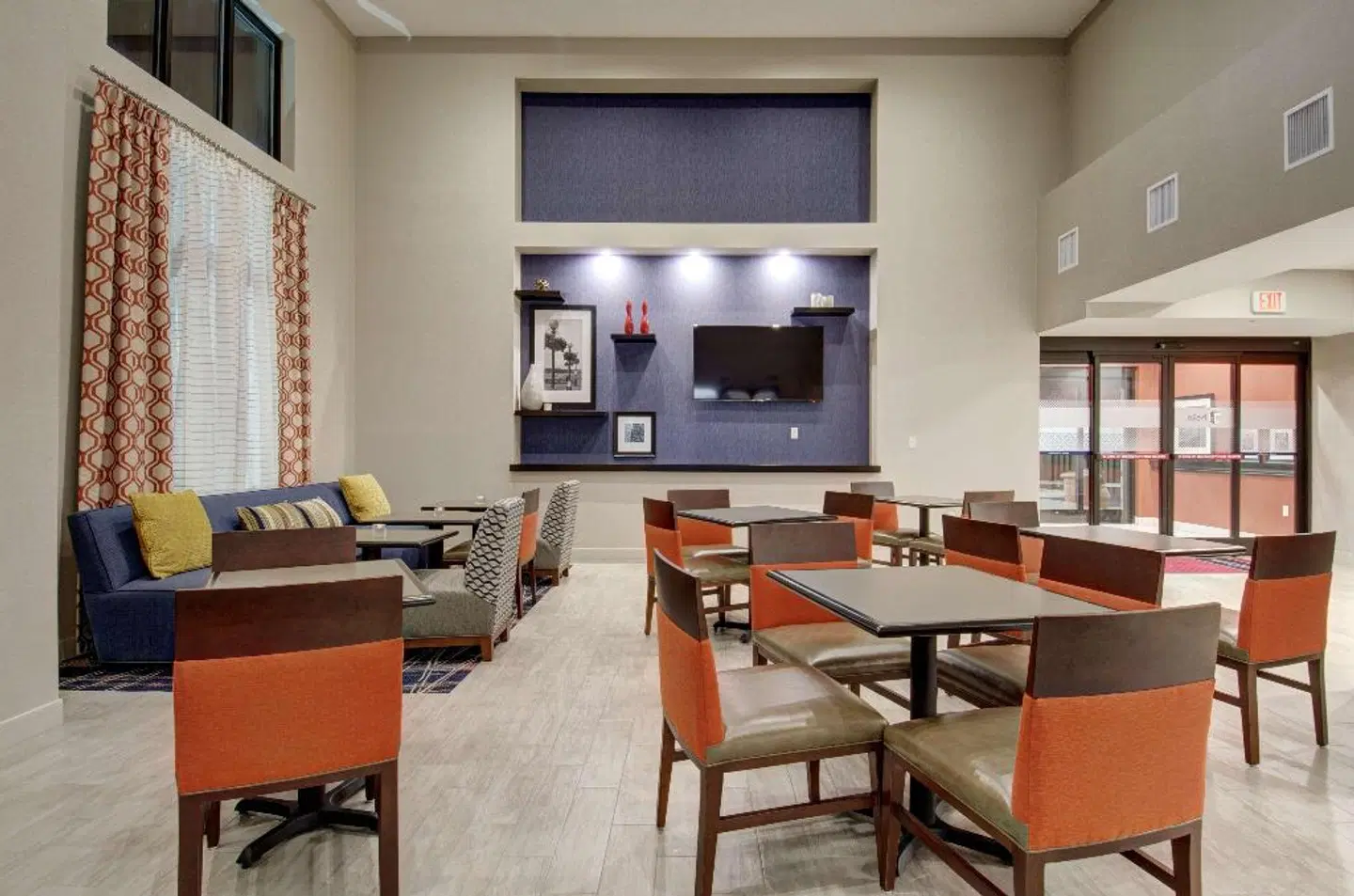 Hampton Inn & Suites Springfield/Downtown ROOM_EXAMPLE