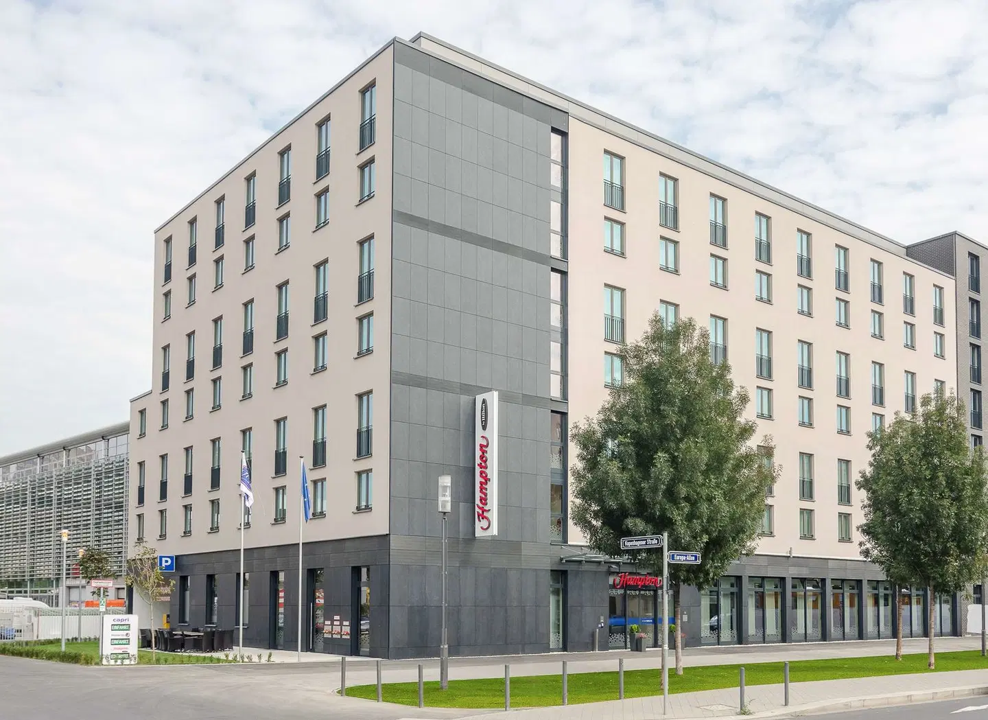 Hampton by Hilton Frankfurt City Centre Messe EXTERIOR