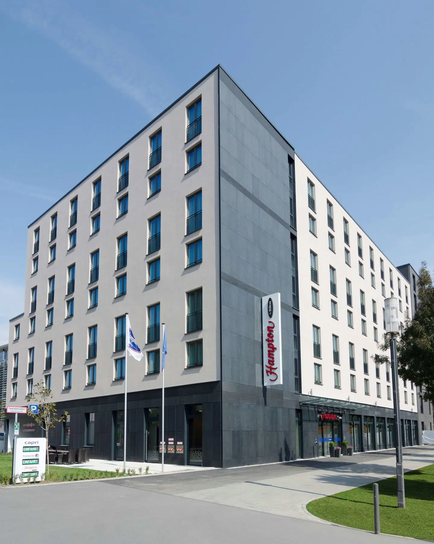 Hampton by Hilton Frankfurt City Centre Messe EXTERIOR