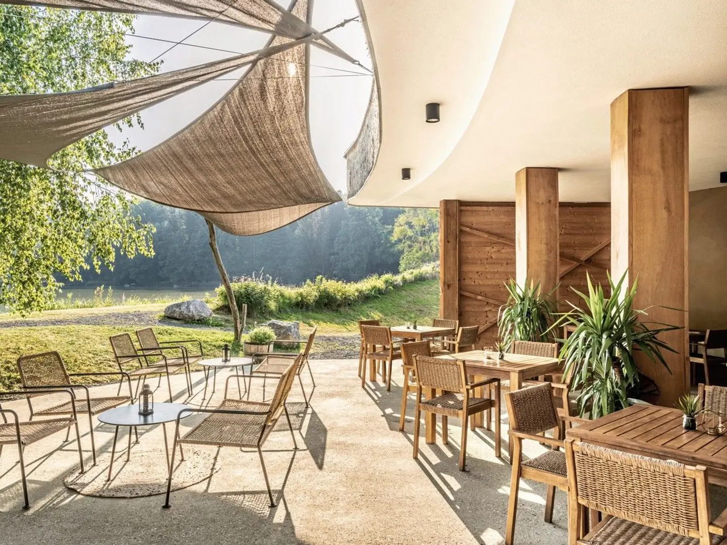 Falkensteiner Premium Camping Lake Blagus Terrasse