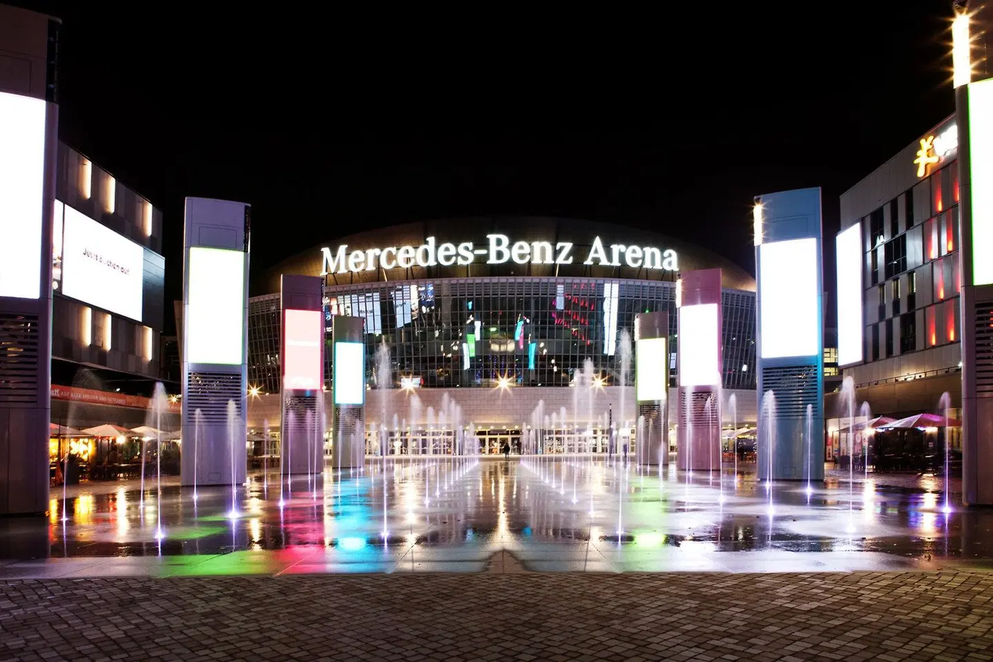 Hotel Indigo Berlin - East Side Gallery by IHG Bar