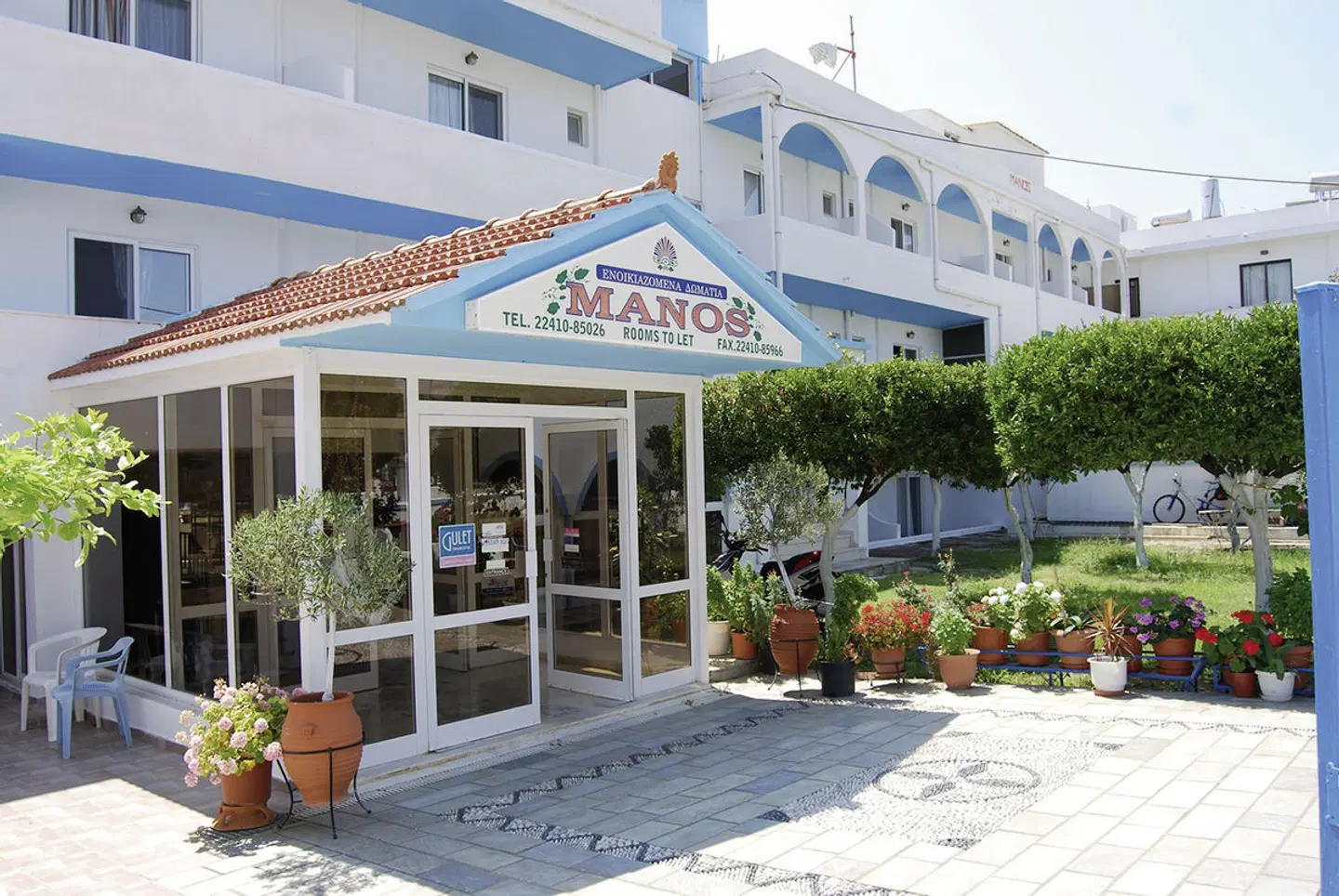 Manos Pension EXTERIOR