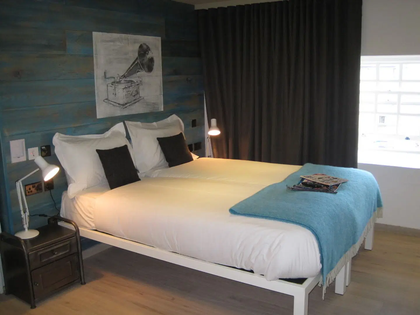 Stay Central ROOM_EXAMPLE