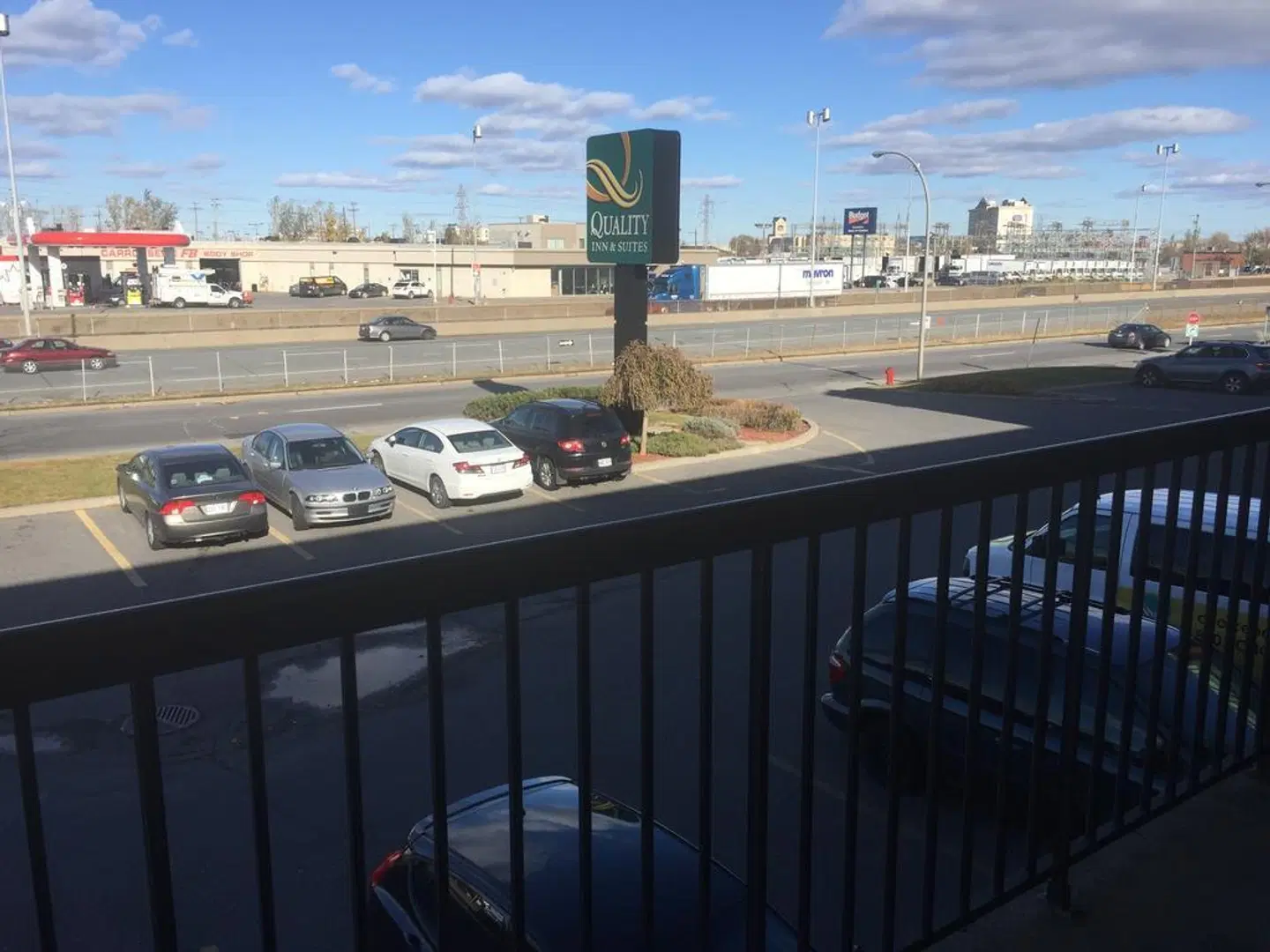 Quality Inn & Suites Aéroport P.E. Montréal-Trudeau Airport Terrasse