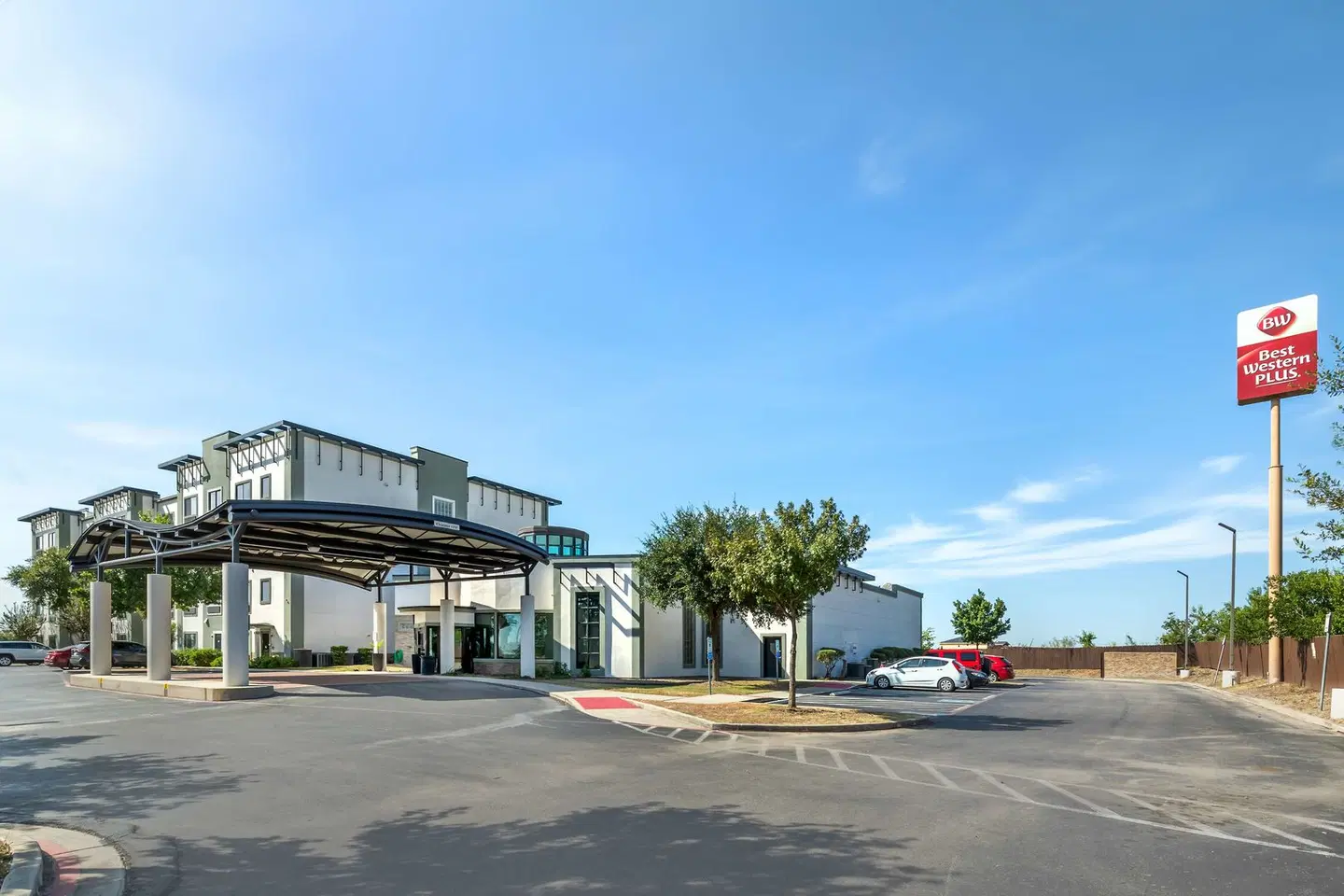 Best Western Plus Atrea Hotel and Suites EXTERIOR