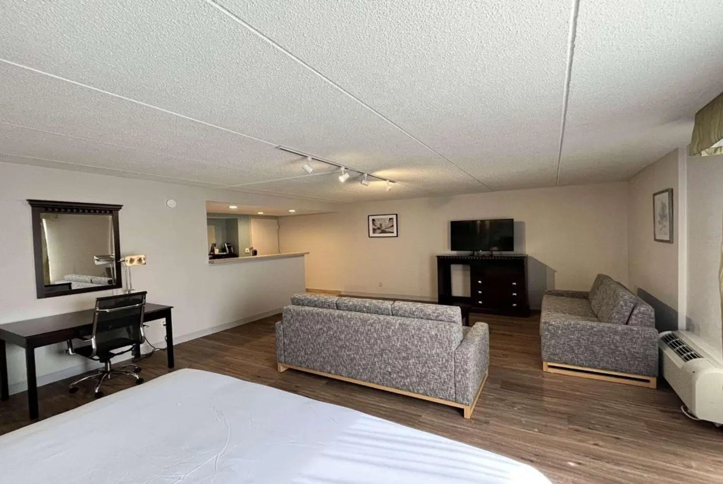 Wyndham Garden Ann Arbor ROOM_EXAMPLE