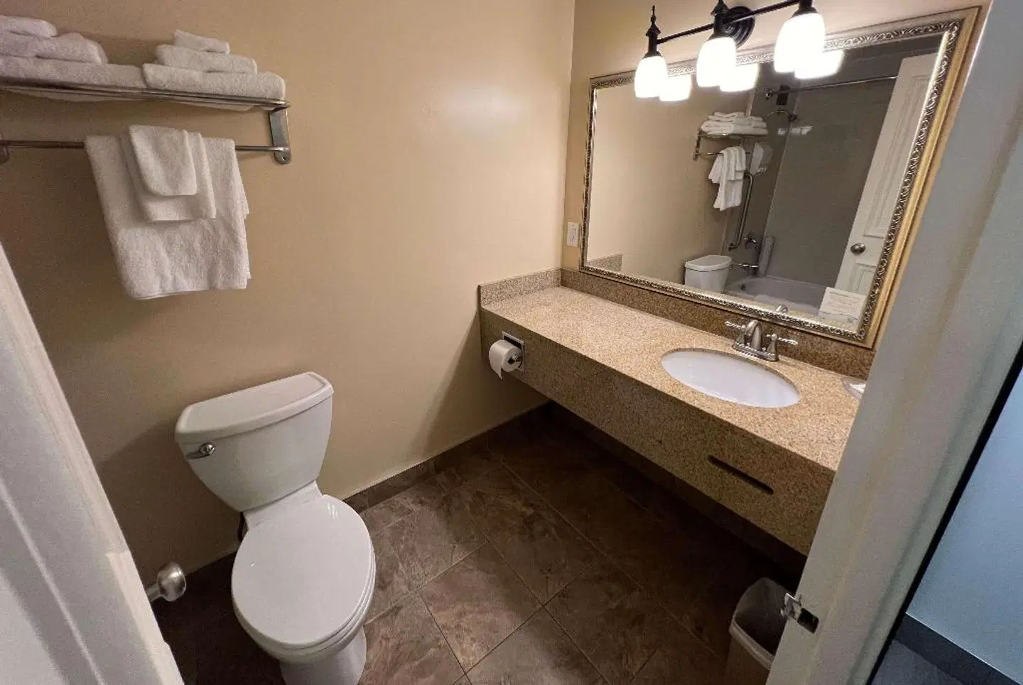 Ramada by Wyndham London BATHROOM