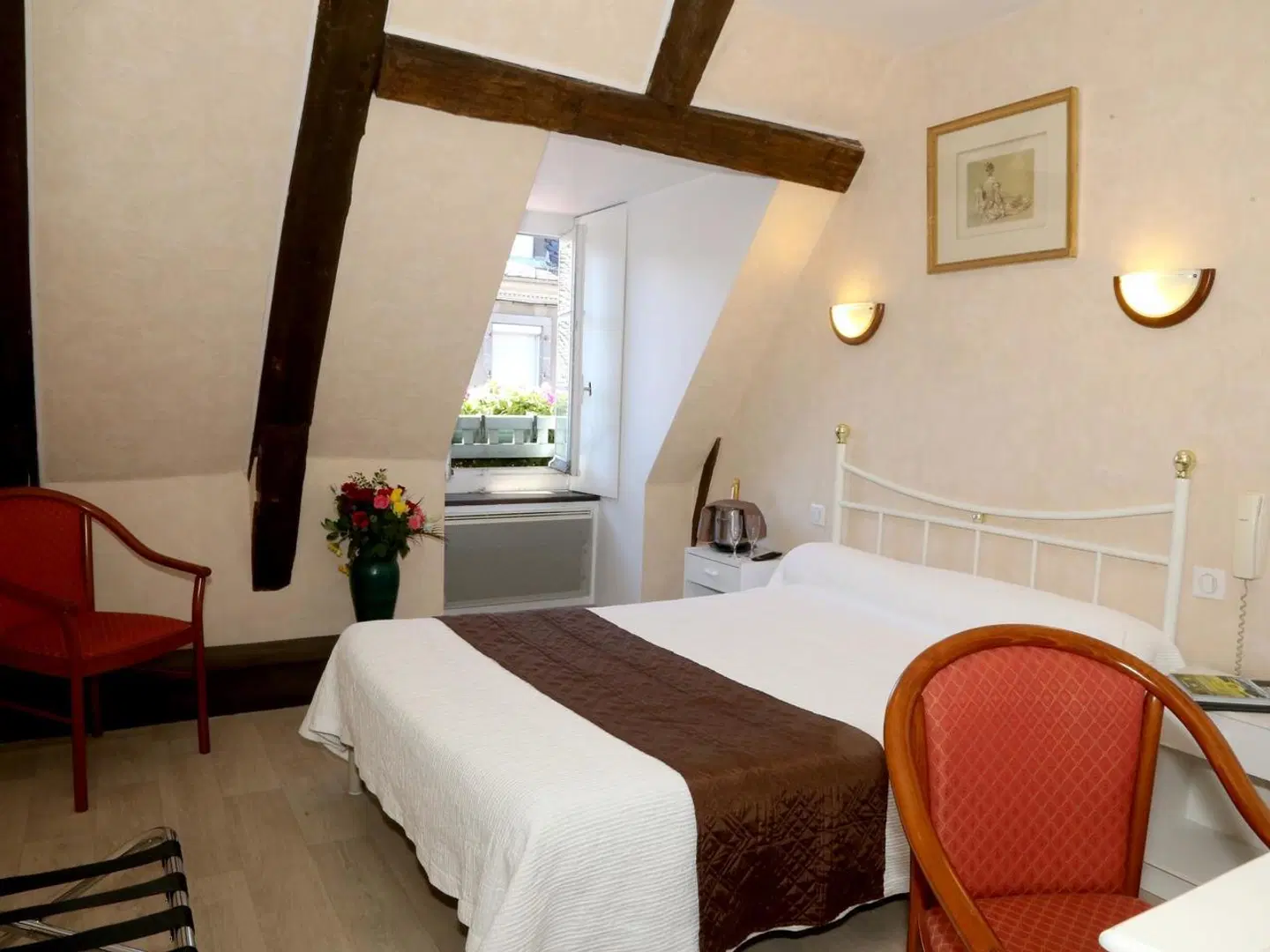 Ecu de France ROOM_EXAMPLE