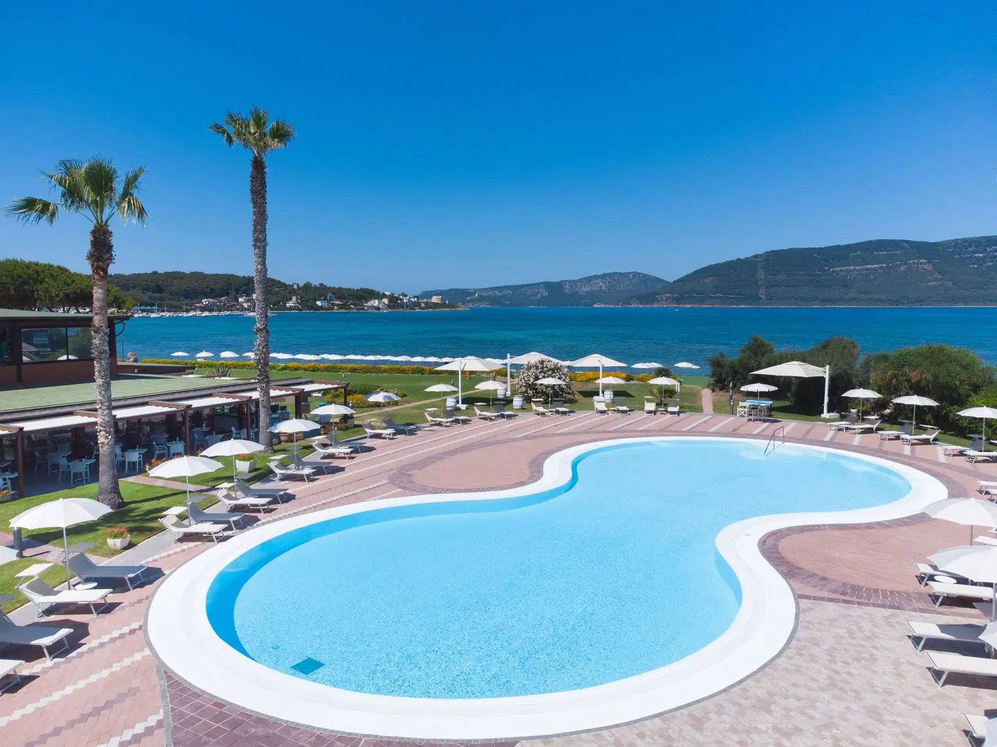 Corte Rosada OUTDOOR_POOL