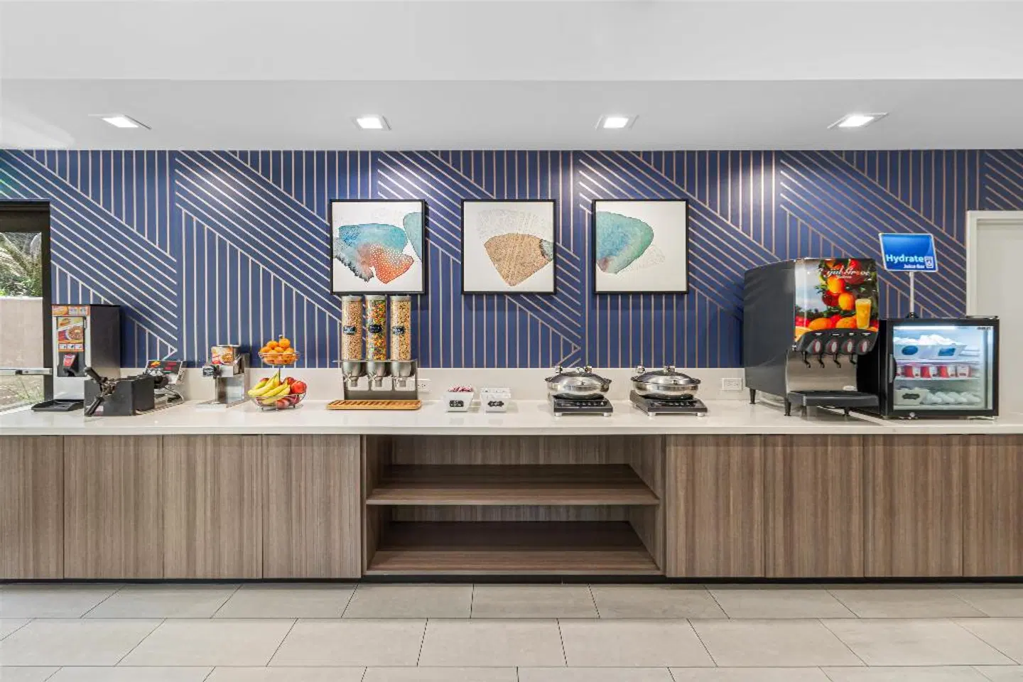 Best Western Valencia/Six Flags Inn & Suites LOUNGE_LOBBY