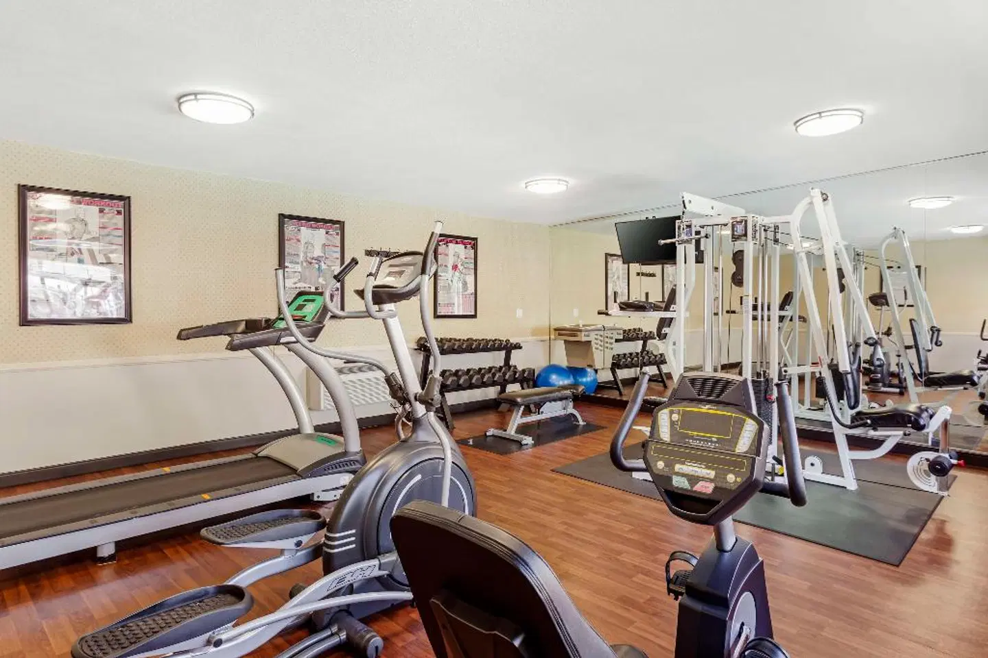 Best Western China Lake Inn SPORTS_AND_LEISURE