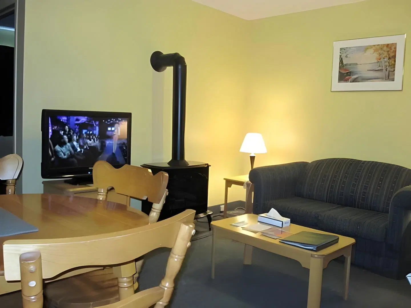 Shallow Bay Motel & Cabins Conference Centre ROOM_EXAMPLE