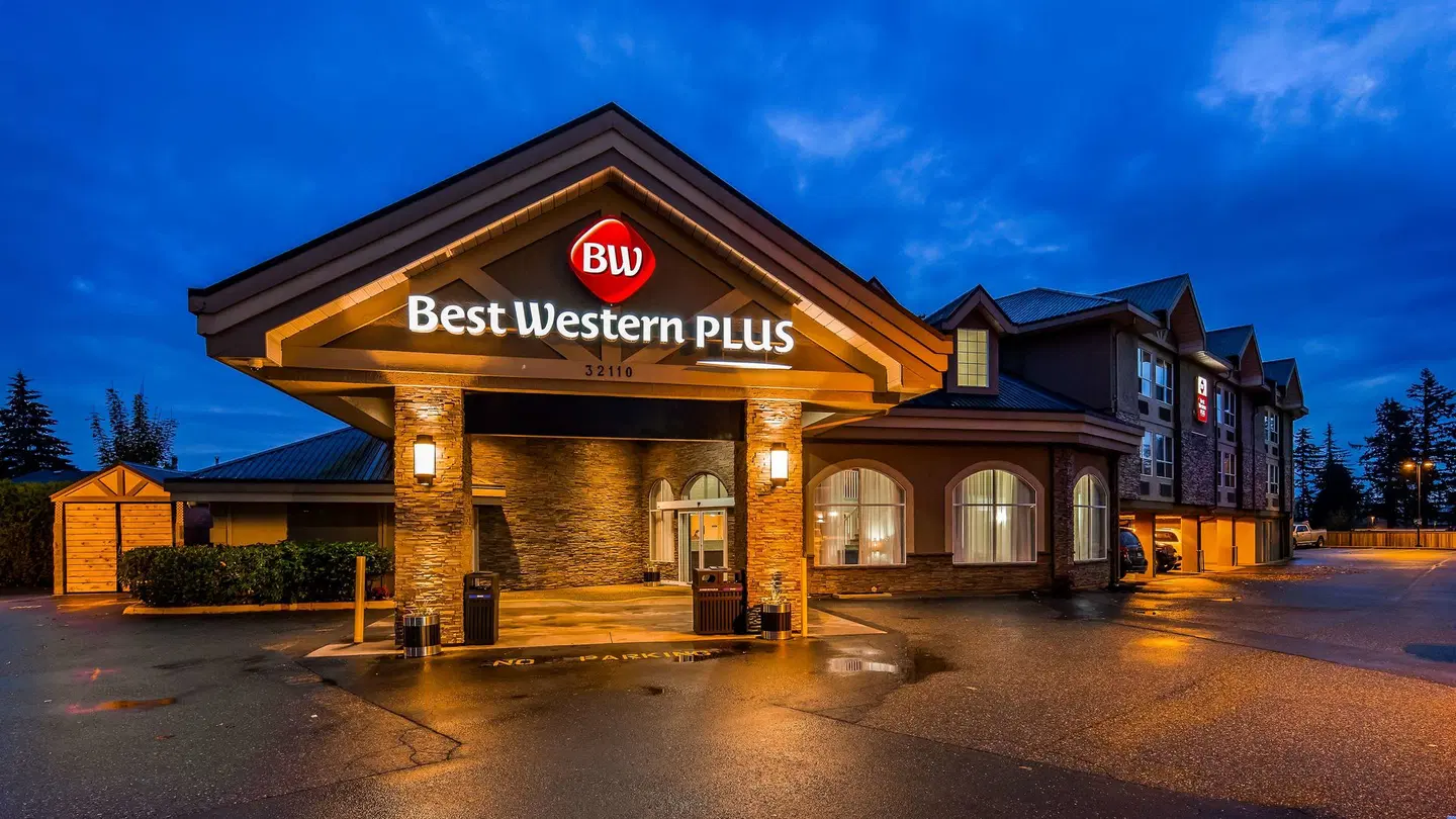 Best Western Plus Regency Inn & Conference Centre EXTERIOR