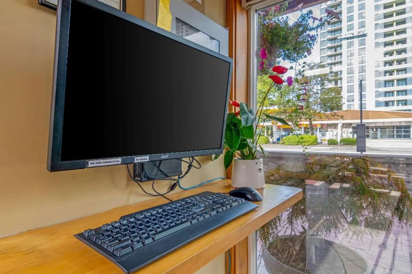 Econo Lodge Inn & Suites ROOM_EXAMPLE