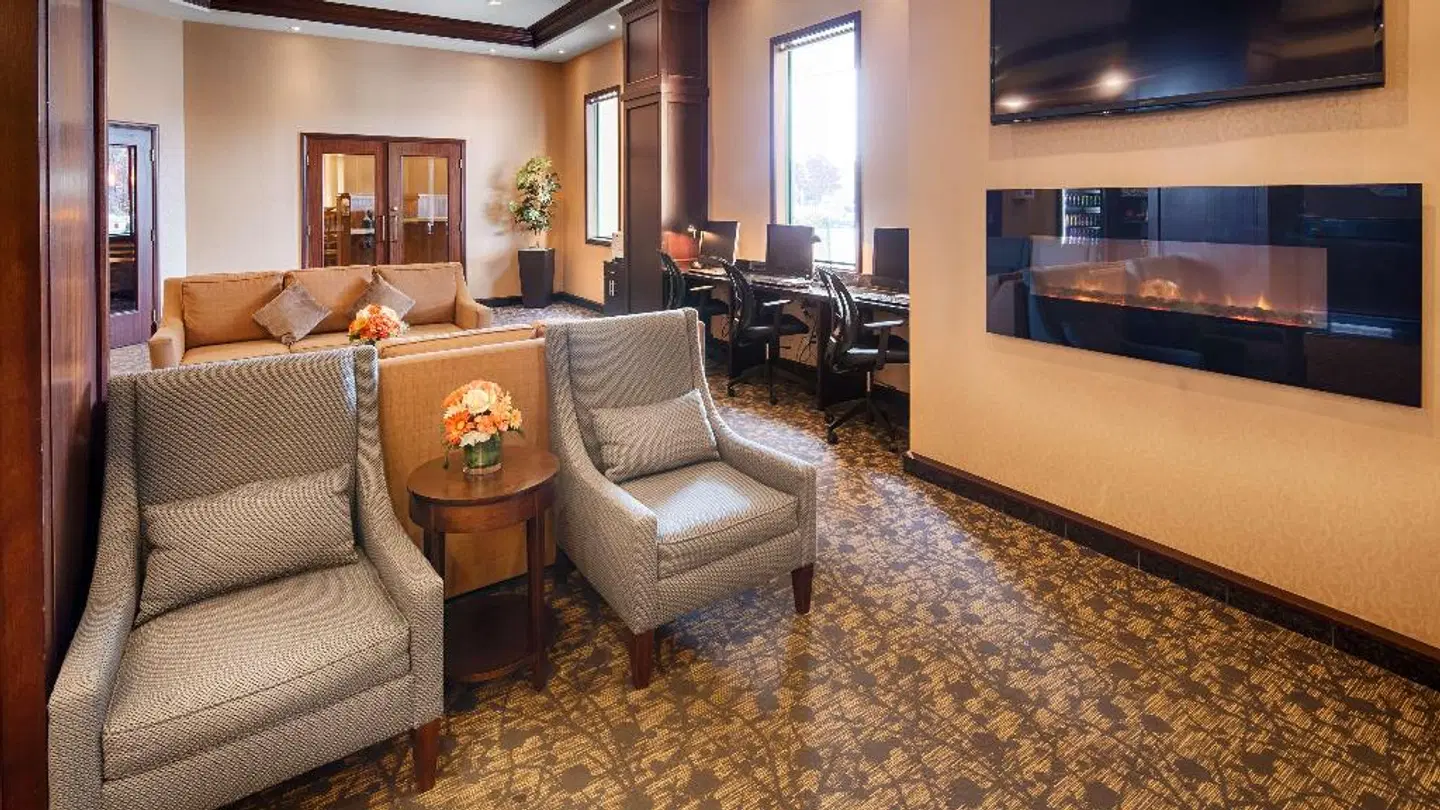 Best Western Plus Winnipeg Airport Hotel LOUNGE_LOBBY