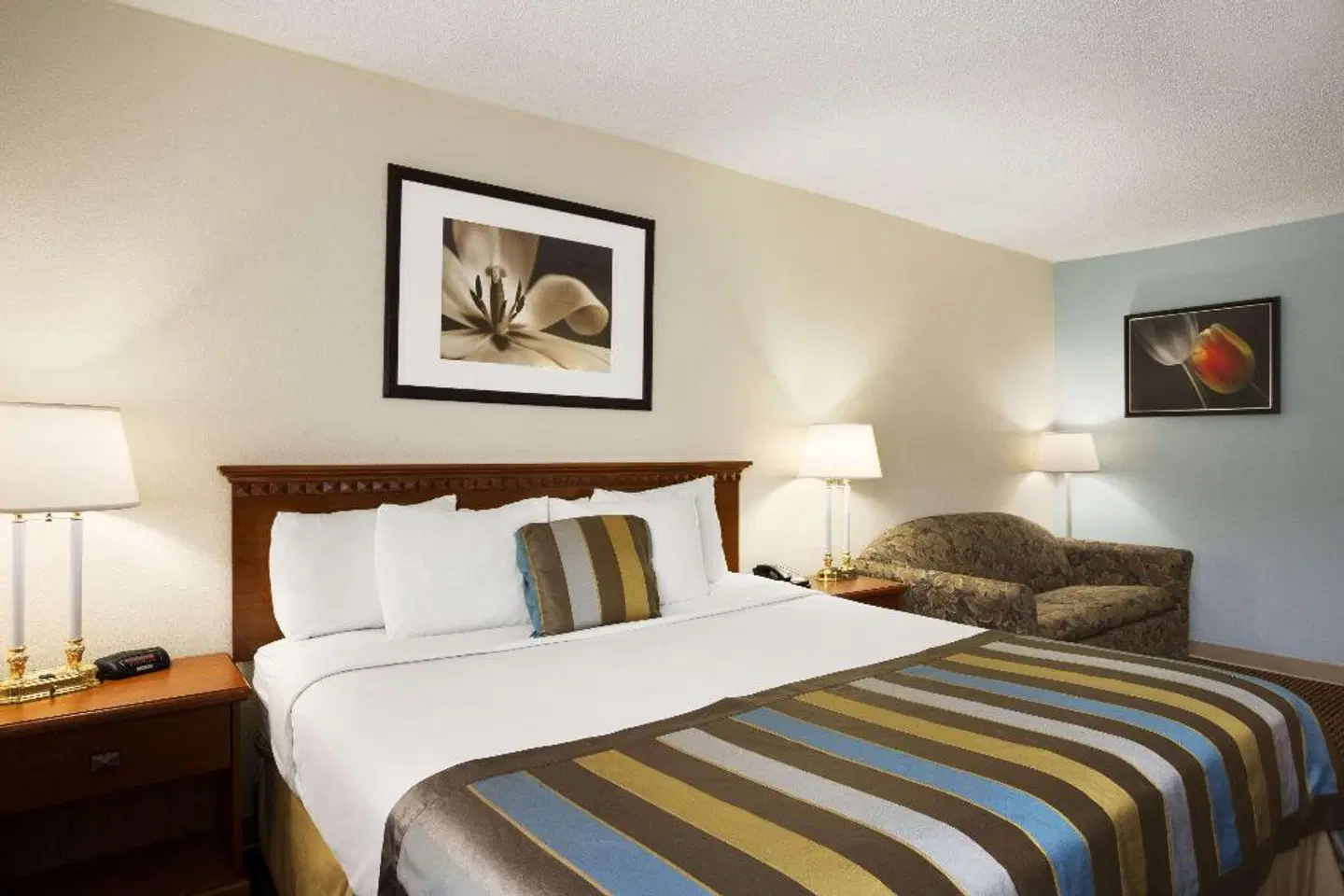Days Inn by Wyndham Middletown ROOM_EXAMPLE