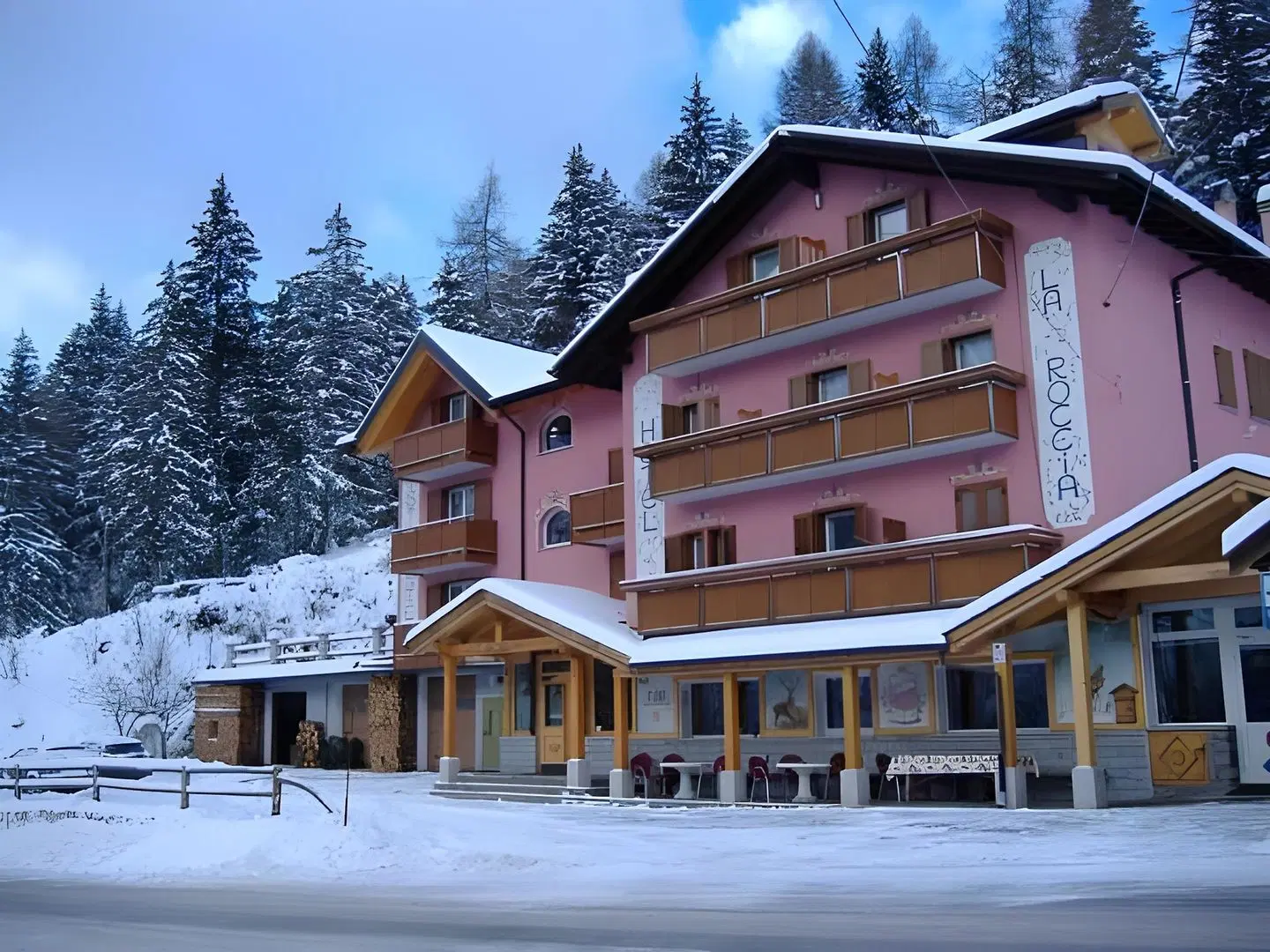 Hotel La Roccia EXTERIOR