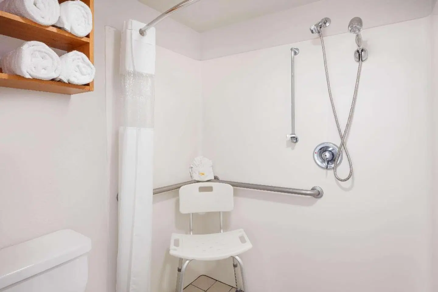 La Quinta Inn Cocoa Beach-Port Canaveral BATHROOM