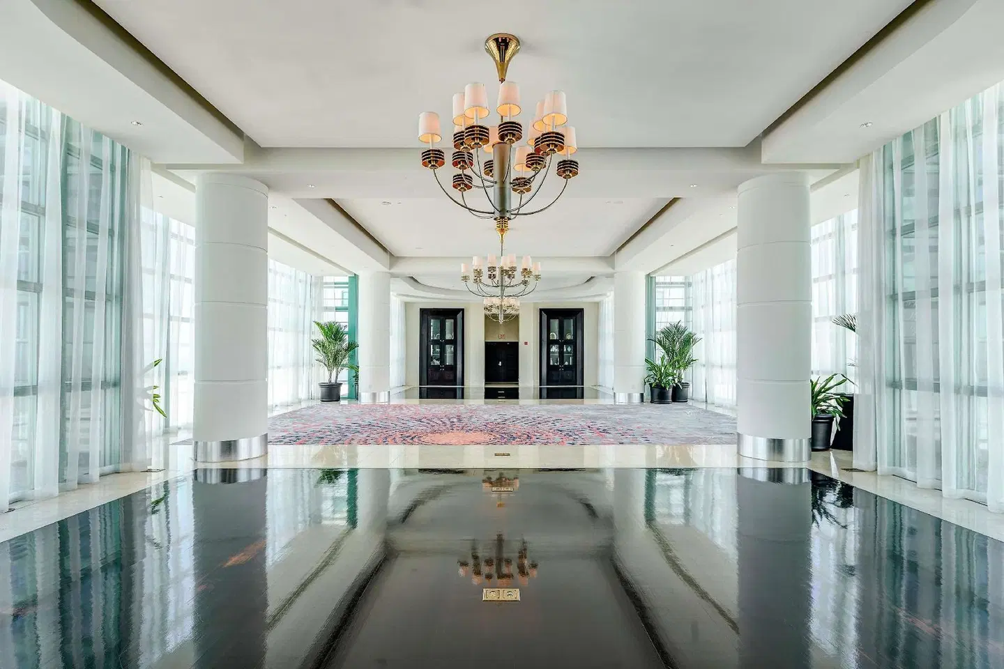 The Diplomat Beach Resort Hollywood, Curio Collection by Hilton LOUNGE_LOBBY