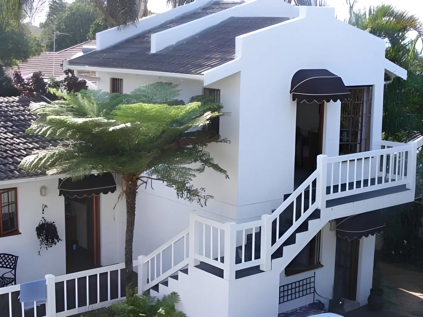 Joan's Bed and Breakfast EXTERIOR